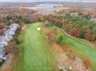 13 Laurel Hill Ct 13, Bourne, MA 02532