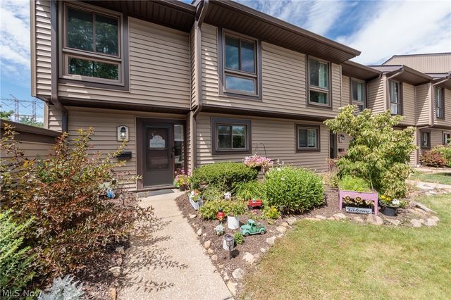 1135 Canyon View Road 101, Northfield, OH 44067
