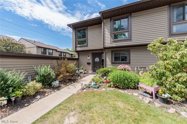 1135 Canyon View Road 101, Northfield, OH 44067