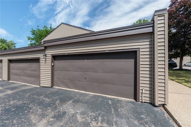 1135 Canyon View Road 101, Northfield, OH 44067