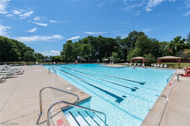 1135 Canyon View Road 101, Northfield, OH 44067
