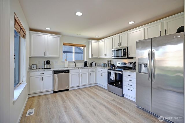 2002 Tundra Loop, Mount Vernon, WA 98273