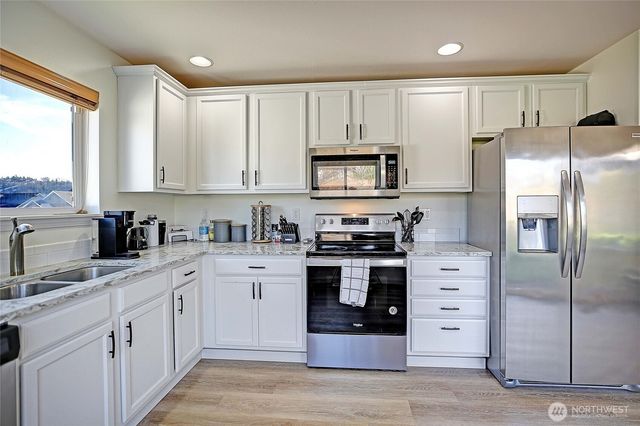 2002 Tundra Loop, Mount Vernon, WA 98273