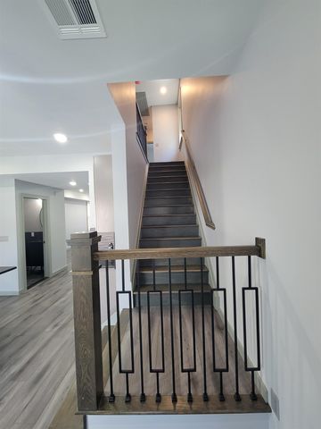 17 HARTLEY PL, Bayonne, NJ 07002