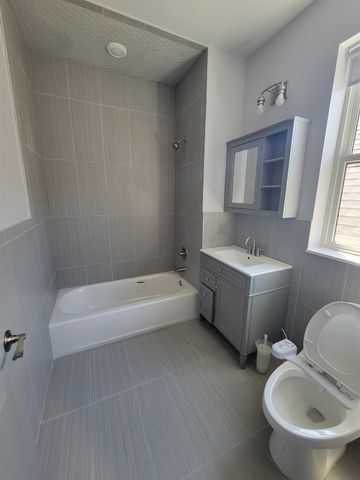 17 HARTLEY PL, Bayonne, NJ 07002