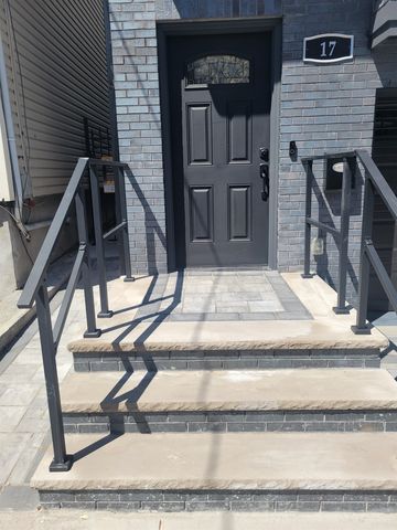 17 HARTLEY PL, Bayonne, NJ 07002