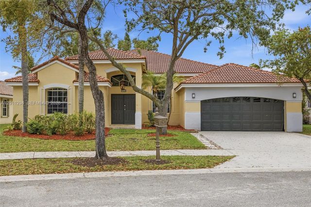 727 Lake Blvd, Weston, FL 33326