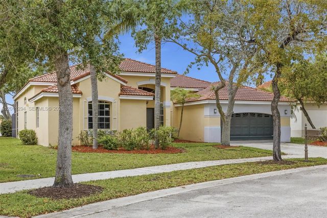 727 Lake Blvd, Weston, FL 33326