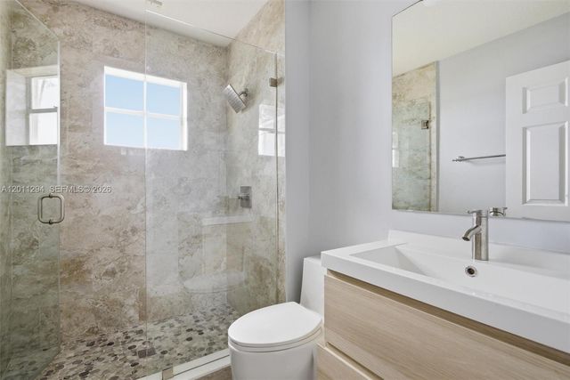 727 Lake Blvd, Weston, FL 33326