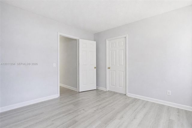 727 Lake Blvd, Weston, FL 33326
