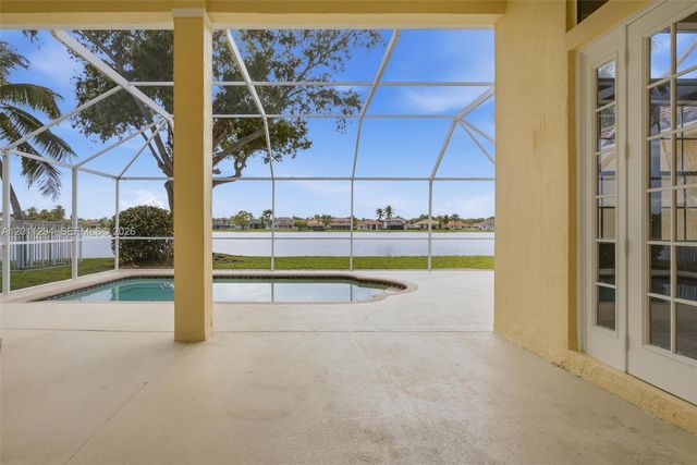 727 Lake Blvd, Weston, FL 33326