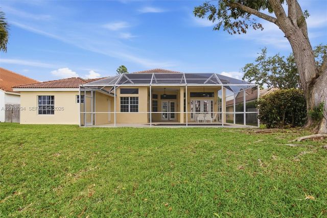 727 Lake Blvd, Weston, FL 33326