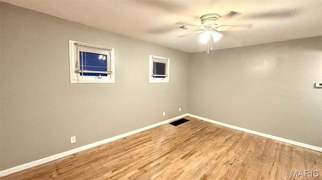 3320 Dix Avenue, St Louis, MO 63114