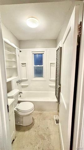 3320 Dix Avenue, St Louis, MO 63114