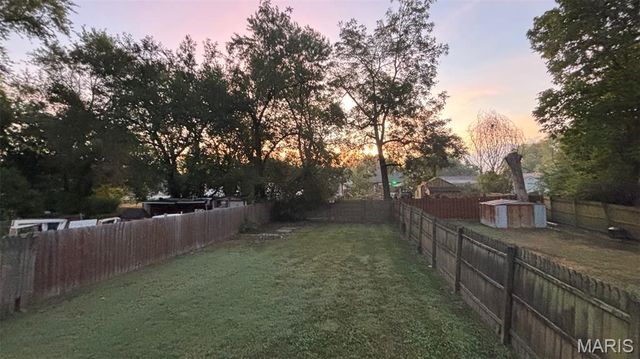 3320 Dix Avenue, St Louis, MO 63114