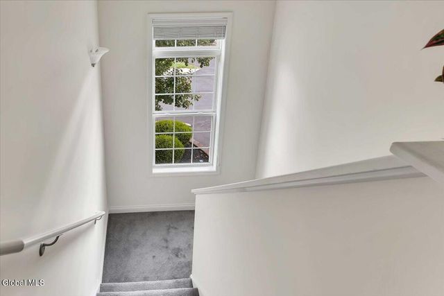 202 Royale Court, North Greenbush, NY 12180