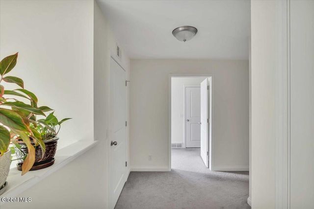 202 Royale Court, North Greenbush, NY 12180