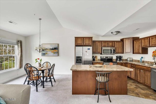 202 Royale Court, North Greenbush, NY 12180