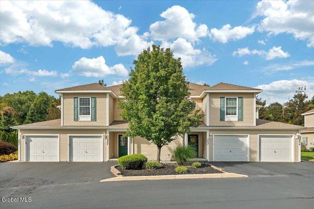 202 Royale Court, North Greenbush, NY 12180