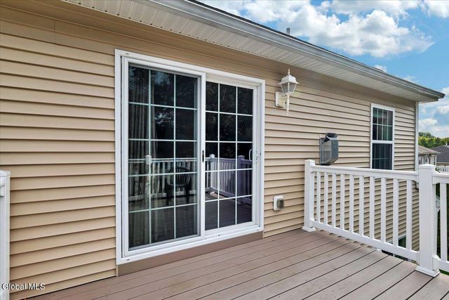 202 Royale Court, North Greenbush, NY 12180