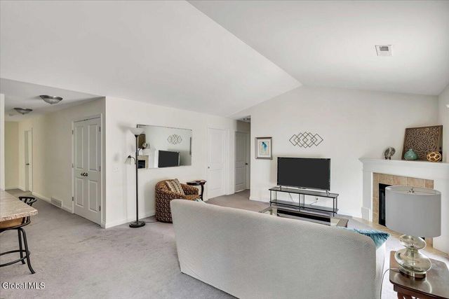 202 Royale Court, North Greenbush, NY 12180