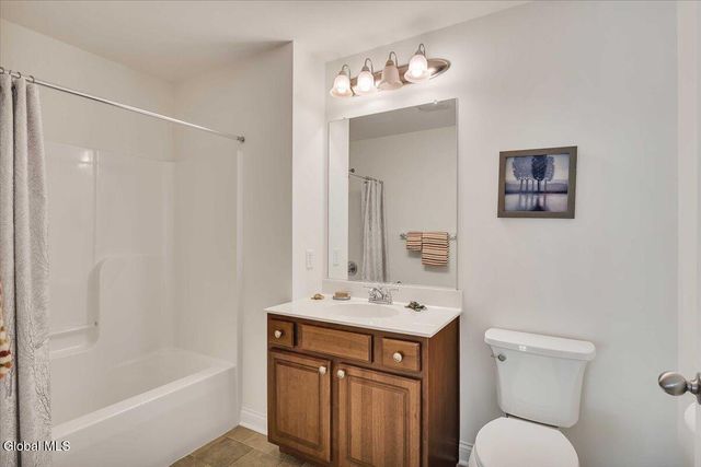 202 Royale Court, North Greenbush, NY 12180