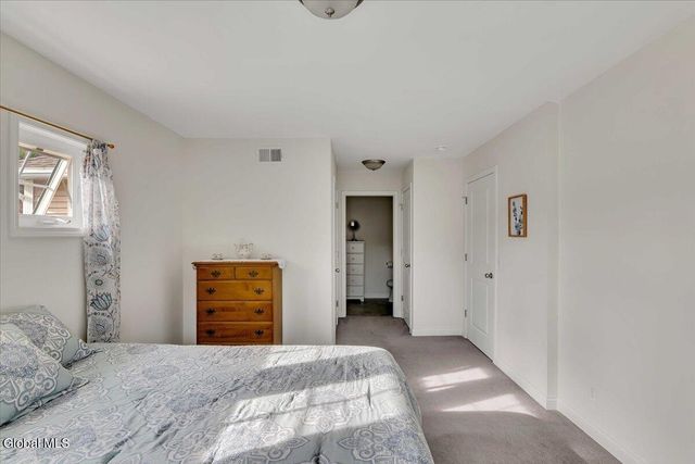 202 Royale Court, North Greenbush, NY 12180