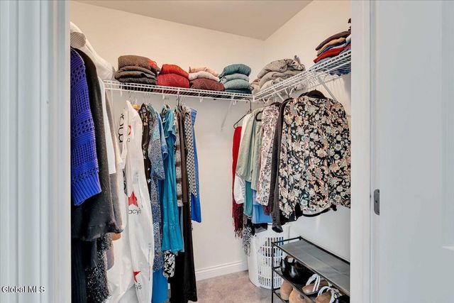 202 Royale Court, North Greenbush, NY 12180