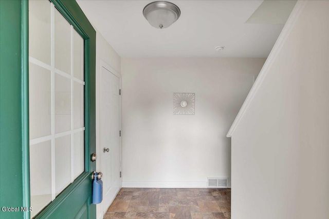 202 Royale Court, North Greenbush, NY 12180