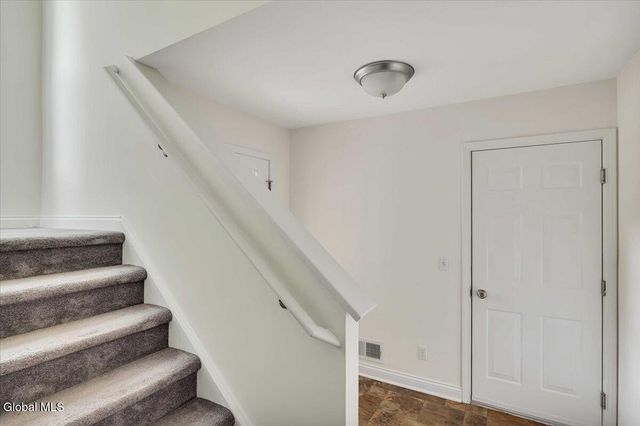 202 Royale Court, North Greenbush, NY 12180