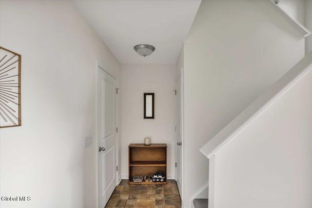 202 Royale Court, North Greenbush, NY 12180