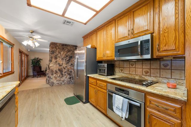 6606 Rexford Way, Carmichael, CA 95608