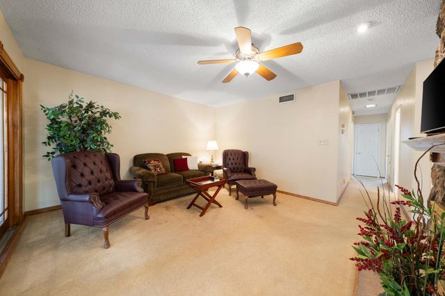 6606 Rexford Way, Carmichael, CA 95608