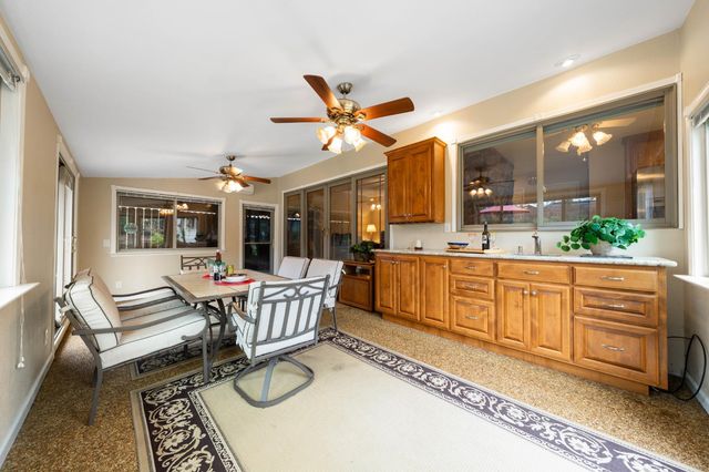 6606 Rexford Way, Carmichael, CA 95608