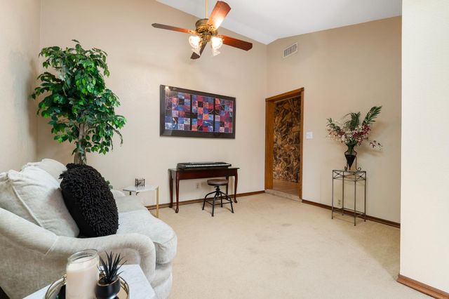 6606 Rexford Way, Carmichael, CA 95608