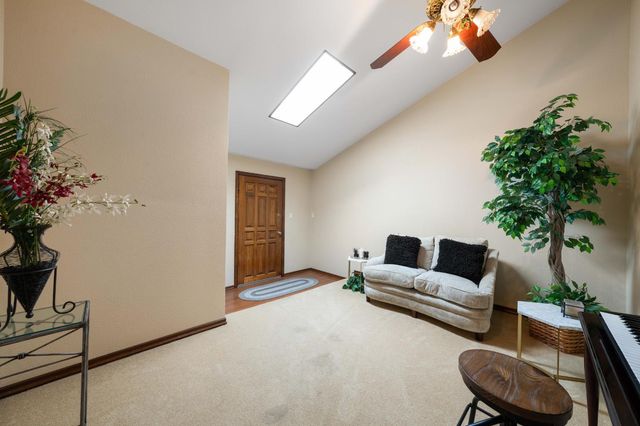 6606 Rexford Way, Carmichael, CA 95608