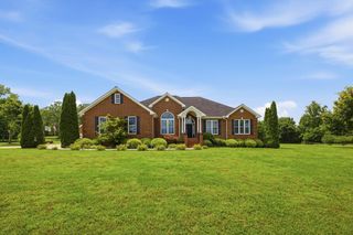 710 Farmbrook Dr, Rocky Face, GA 30740