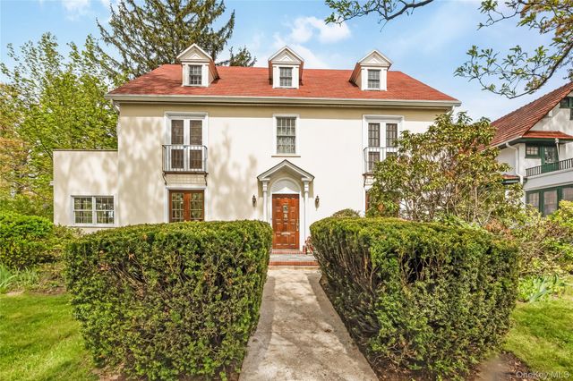 80-45 Grenfell Street, Kew Gardens, NY 11415