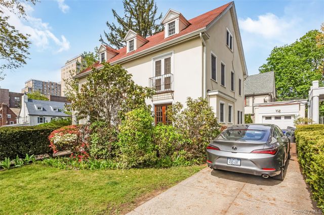 80-45 Grenfell Street, Kew Gardens, NY 11415