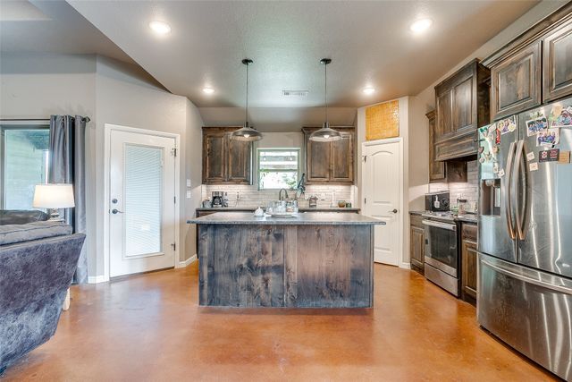 1028 Hope Court, Boyd, TX 76023