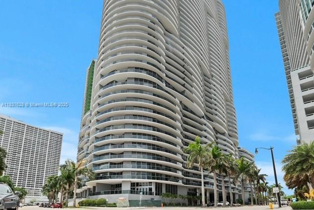 488 NE 18th St. 715, Miami, FL 33132