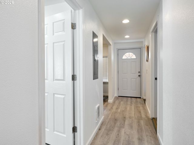 5905 Se HAZEL Pl, Milwaukie, OR 97222