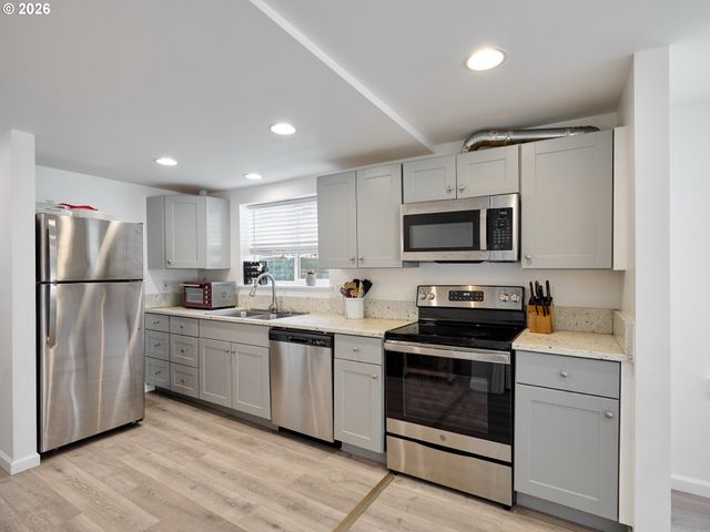 5905 Se HAZEL Pl, Milwaukie, OR 97222