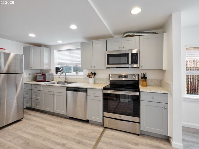 5905 Se HAZEL Pl, Milwaukie, OR 97222