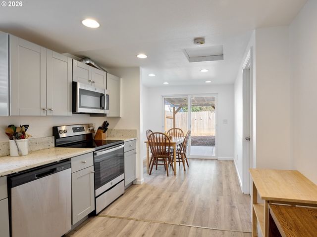 5905 Se HAZEL Pl, Milwaukie, OR 97222