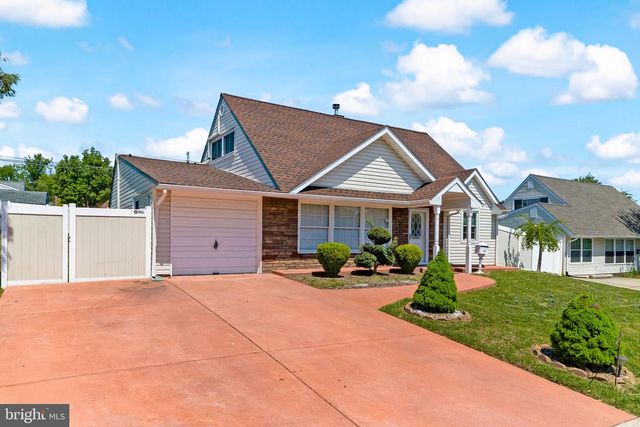 99 HARMONY RD, Levittown, PA 19056