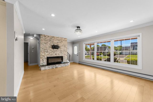 99 HARMONY RD, Levittown, PA 19056