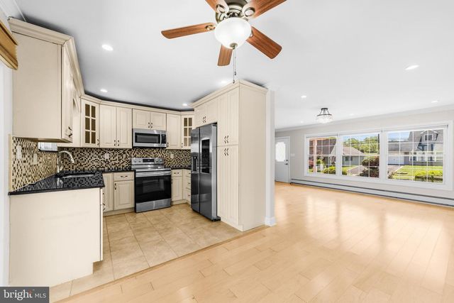 99 HARMONY RD, Levittown, PA 19056