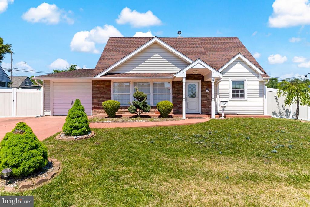 99 HARMONY RD, Levittown, PA 19056