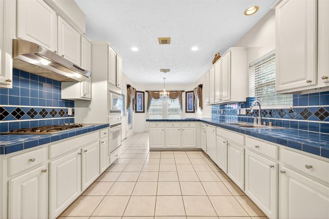 11931 Mckinney Falls Lane, Sugar Land, TX 77498